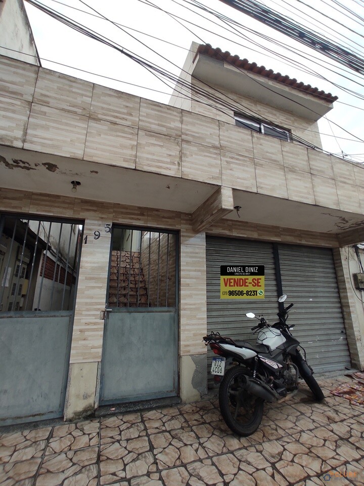 Vila c/ 9 casas e 1 loja em Comendador Soares