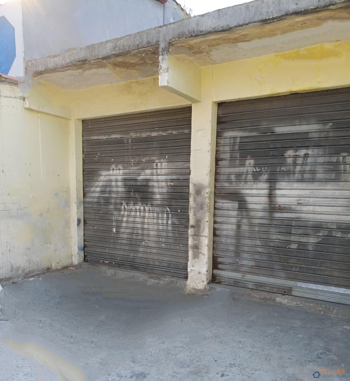 Casa com loja grande e terreno, em Jardim Nova Era, Nova Iguaçu/RJ