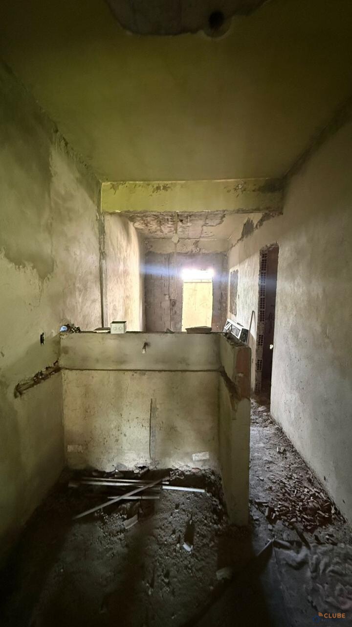 Casa com loja grande e terreno, em Jardim Nova Era, Nova Iguaçu/RJ